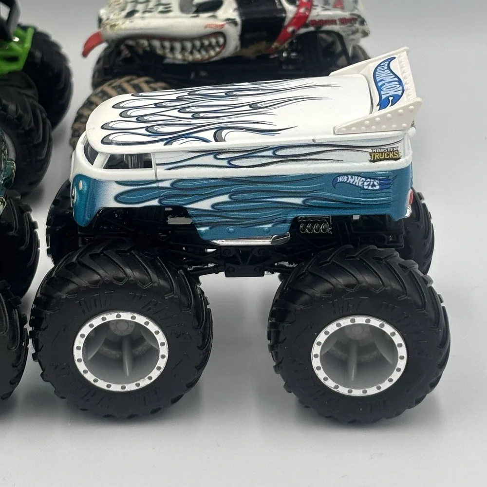 Monster Jam Hot Wheels 1:64 Diecast Truck Lot of 6 Grave Digger Monster‎ Mutt